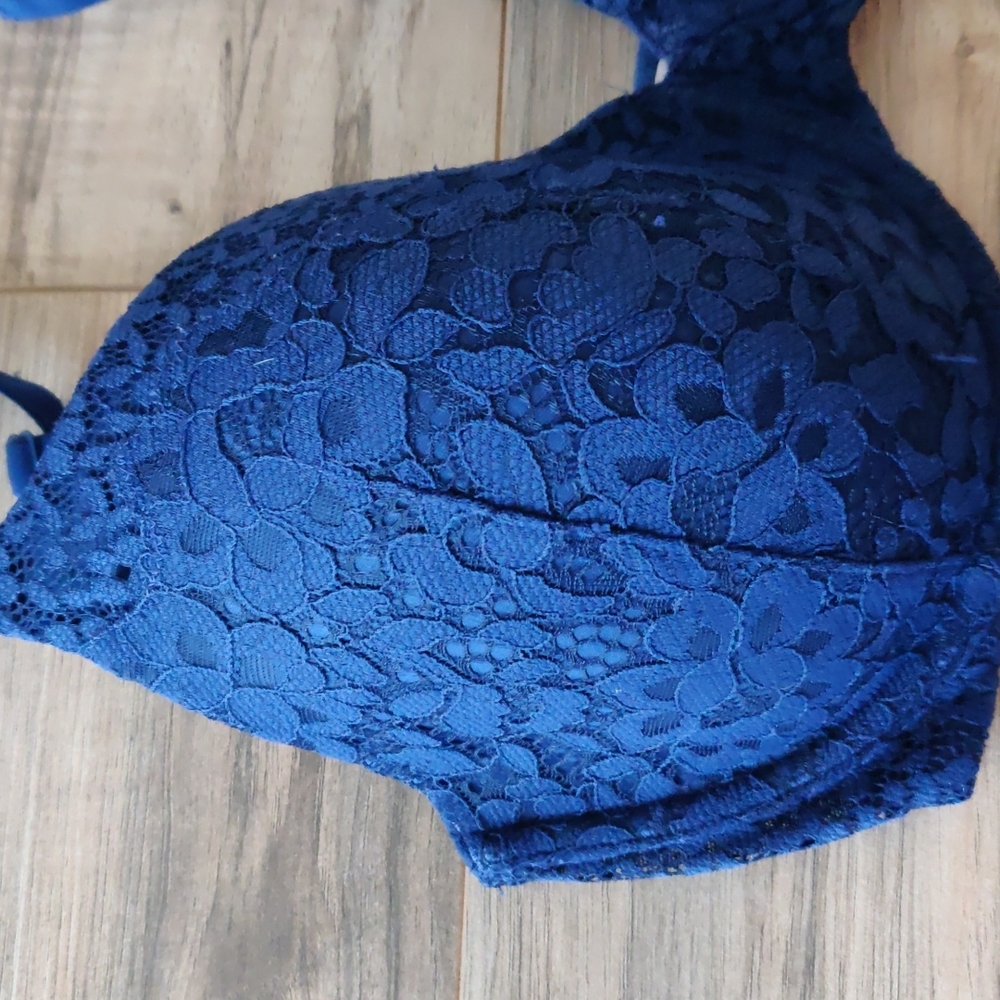 Bundle Of 3 Euc Lace Vs Perfect Coverage Bras - image 4
